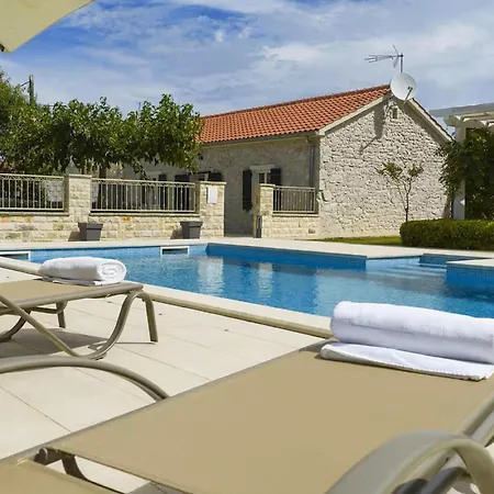 Vakantiehuis In With Private Swimming Pool, Be Inside Or Outside Debeljak