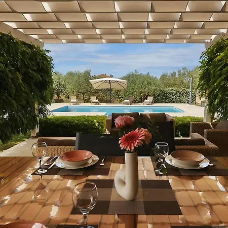 Hébergement de vacances In With Private Swimming Pool, Be Inside Or Outside *