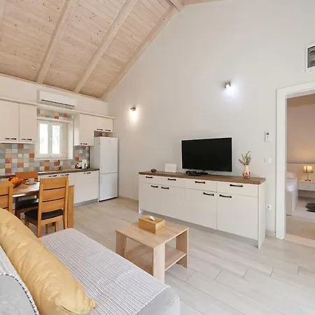 Hébergement de vacances In With Private Swimming Pool, Be Inside Or Outside Debeljak