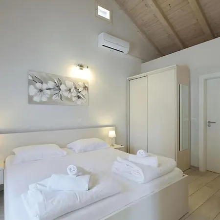 Hébergement de vacances In With Private Swimming Pool, Be Inside Or Outside *