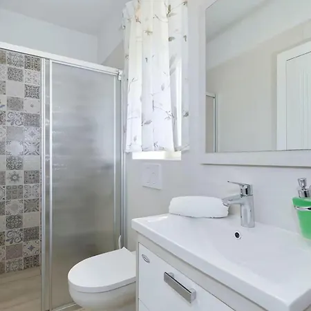 In With Private Swimming Pool, Be Inside Or Outside *